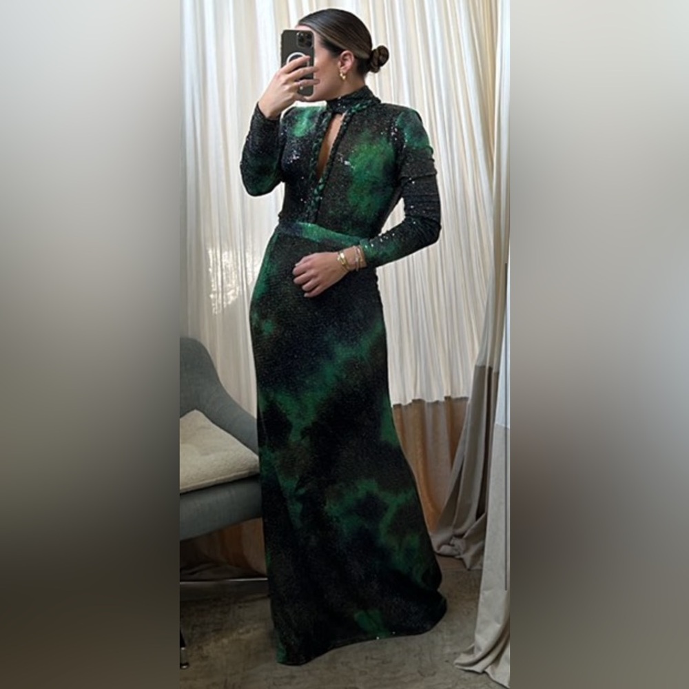 Stunning backless long dress! 👗 ✨ size 2. Valeria Larr (mexican brand 🇲🇽)